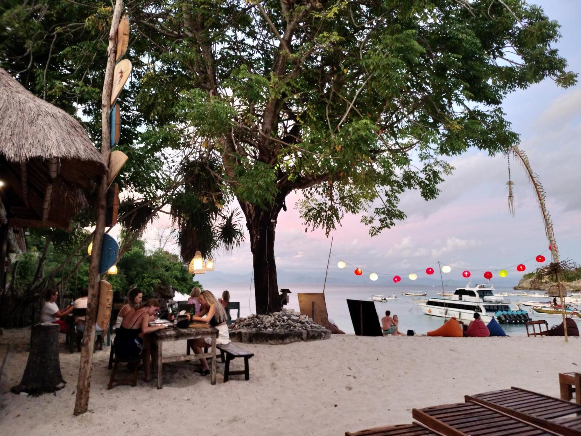 Molamola House Hotel Nusa Lembongan  Exterior photo